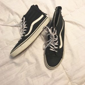 Black & white SK8-Hi ZIP Vans